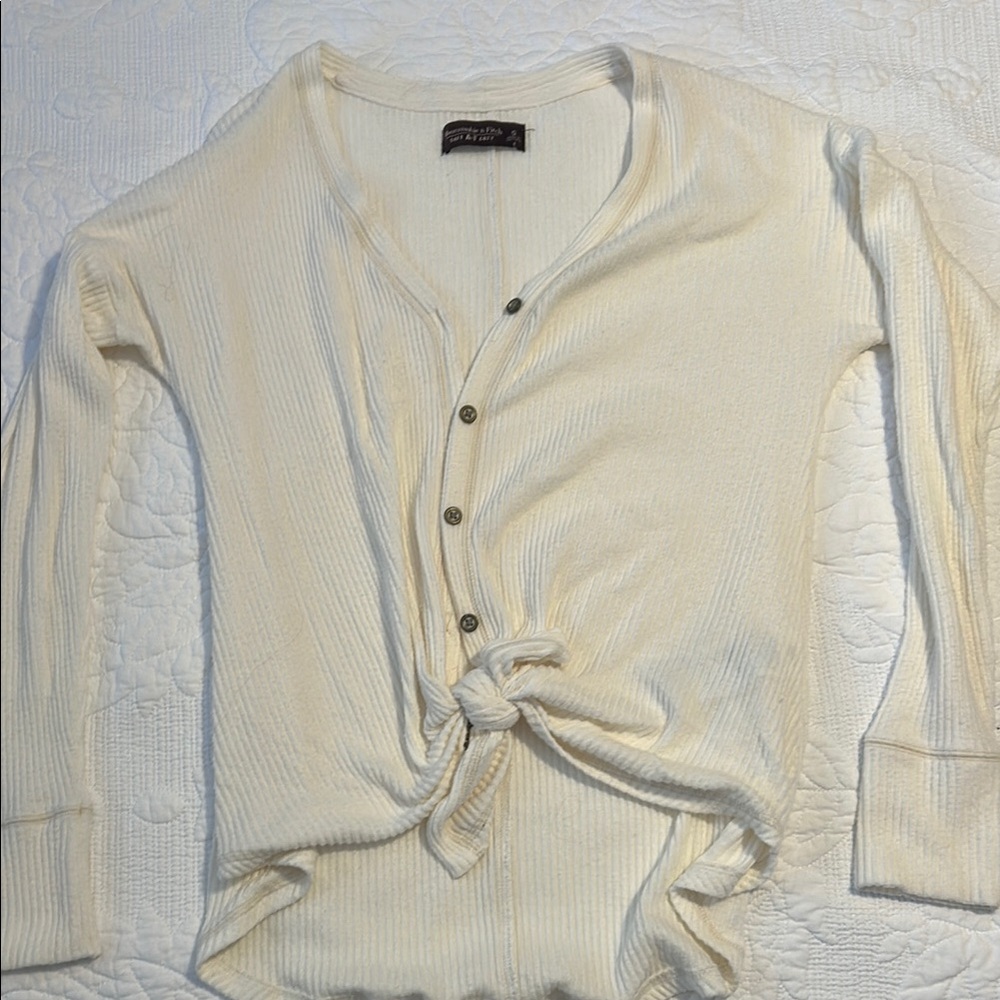 Abercrombie & Fitch Women’s Cream Sweater